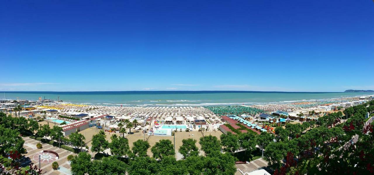 Residence Riccione Beach Apartments Ngoại thất bức ảnh
